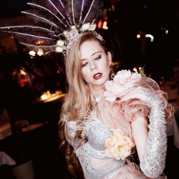 Strana Ozz performance show